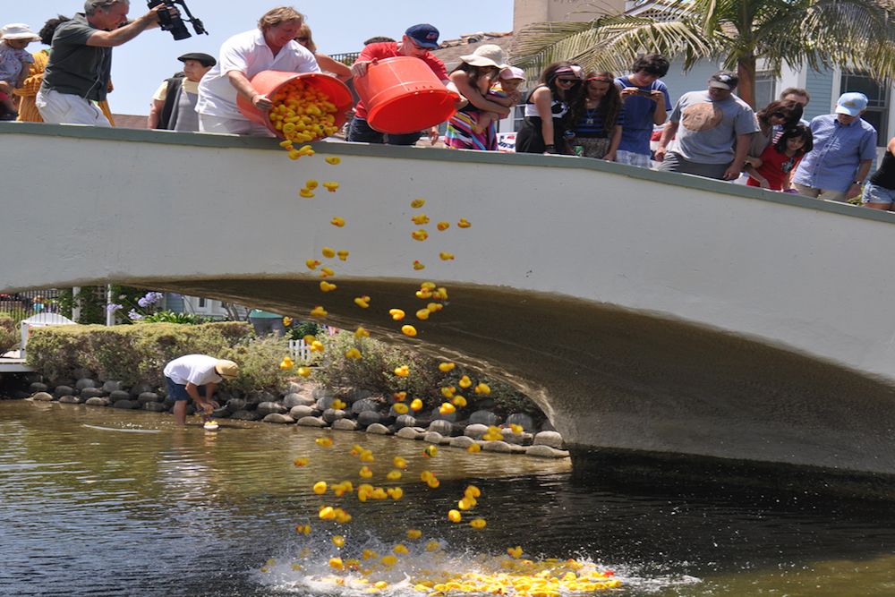 Venice Canals Duck Race2