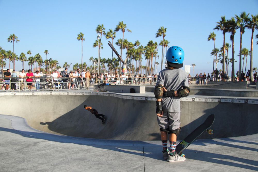 Venice Kid w Skateboard