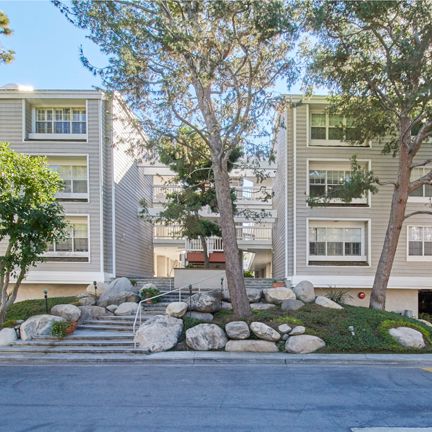 4346 Redwood Ave #C301 . Marina del Rey